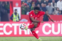 Tiền đạo Xuân Son báo tin vui 