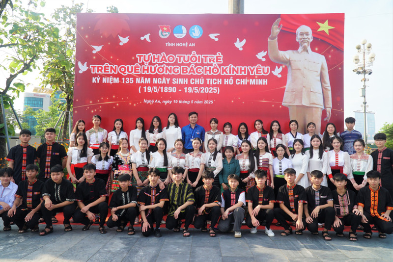 le-dai-ky-bay-ky-niem-sinh-nhat-bac-13.jpg
