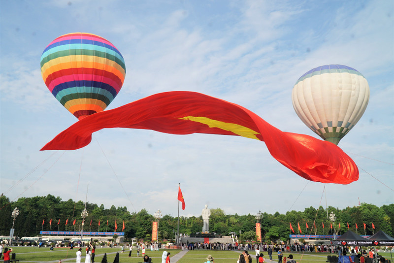 le-dai-ky-bay-ky-niem-sinh-nhat-bac-14.jpg