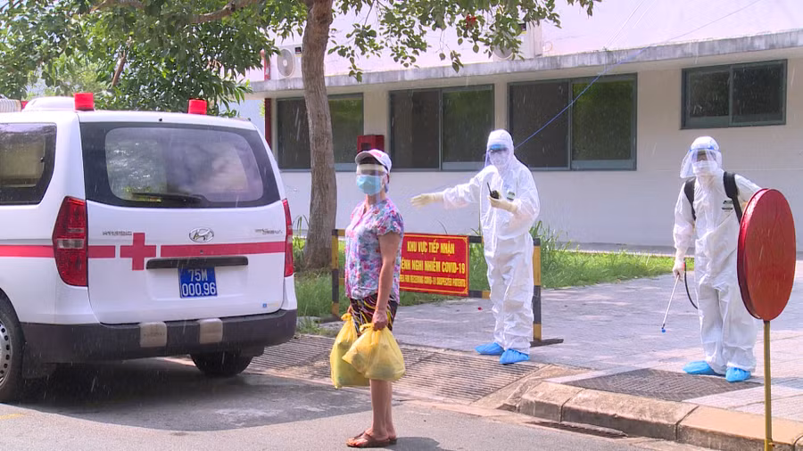 Ngày về “nặng lòng” của bệnh nhân 523 mắc COVID-19 ảnh 1