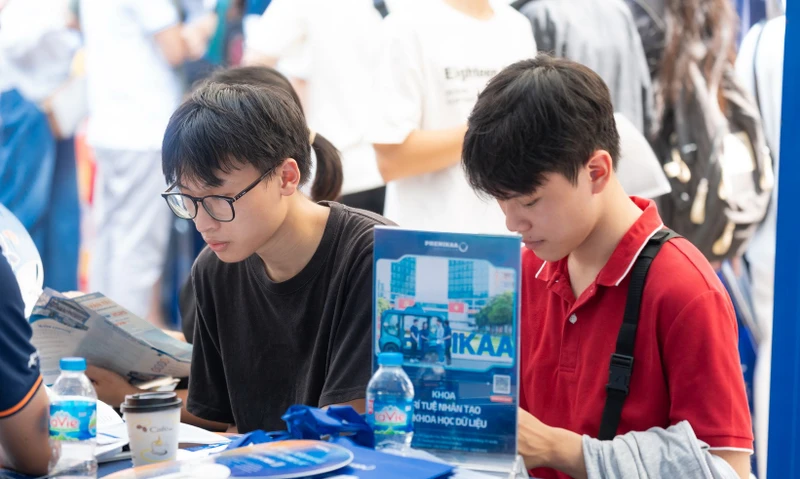 Thí sinh đăng ký xét tuyển đại học năm 2026 sớm hơn 2 tuần so với năm trước