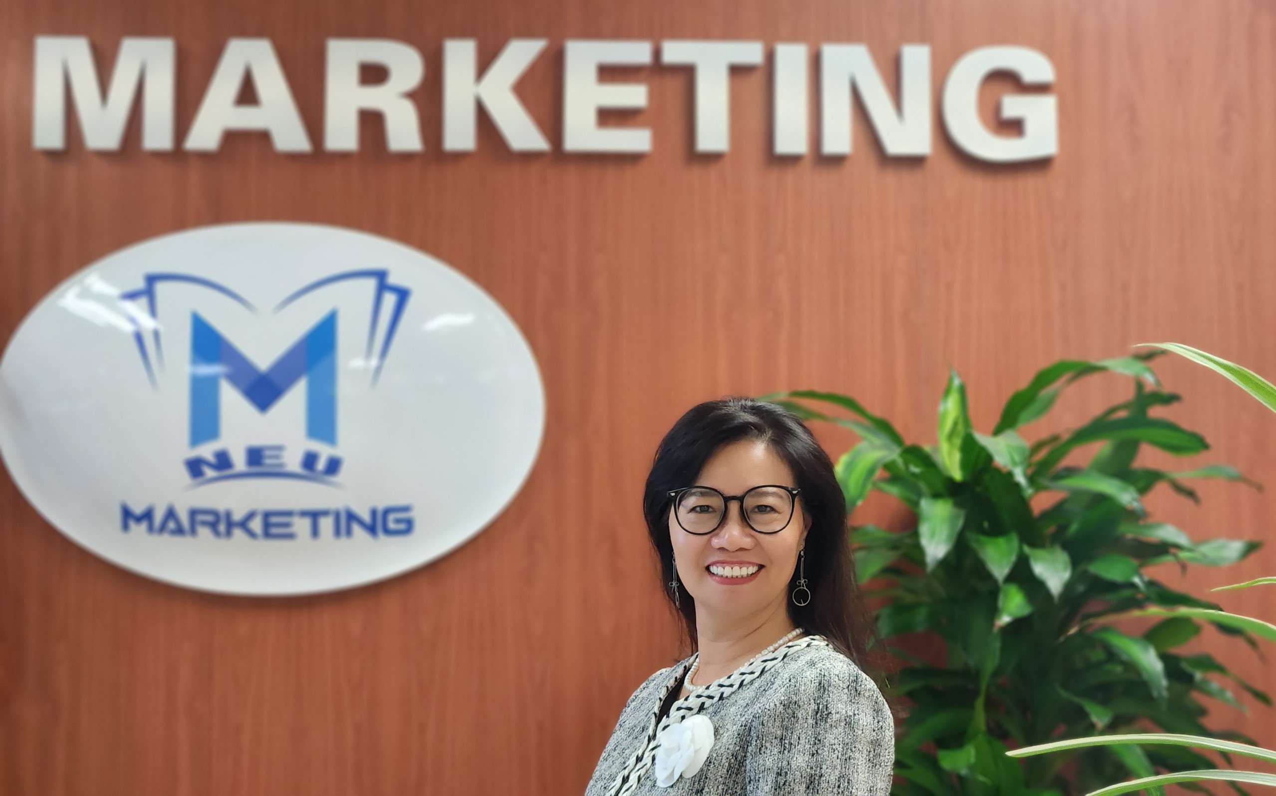 PGS.TS Phạm Thị Huyền - Trưởng Bộ môn Khoa Marketing, Trường ĐH Kinh tế quốc dân (Hà Nội).