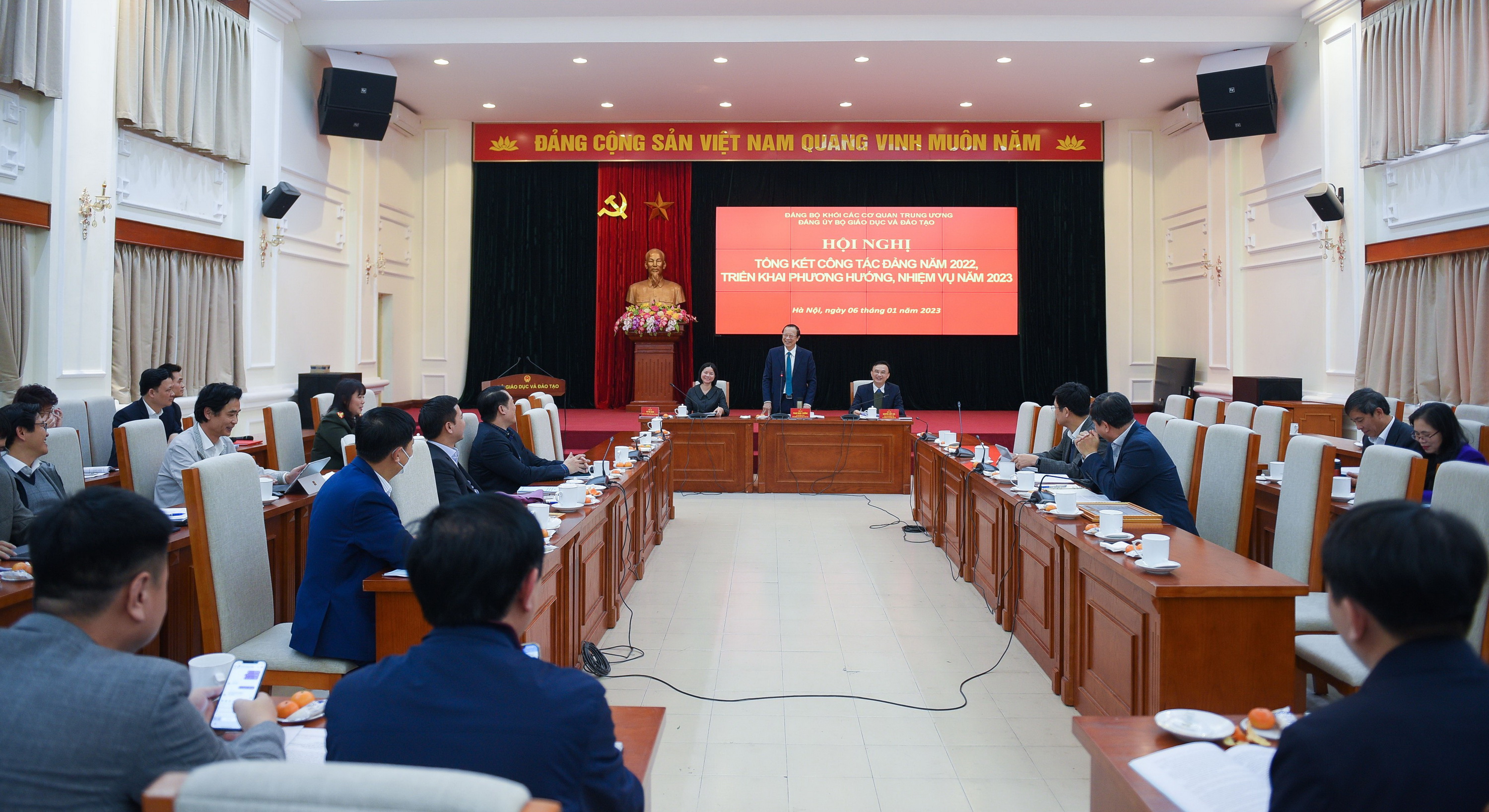 Toàn cảnh hội nghị. Toàn cảnh hội nghị.