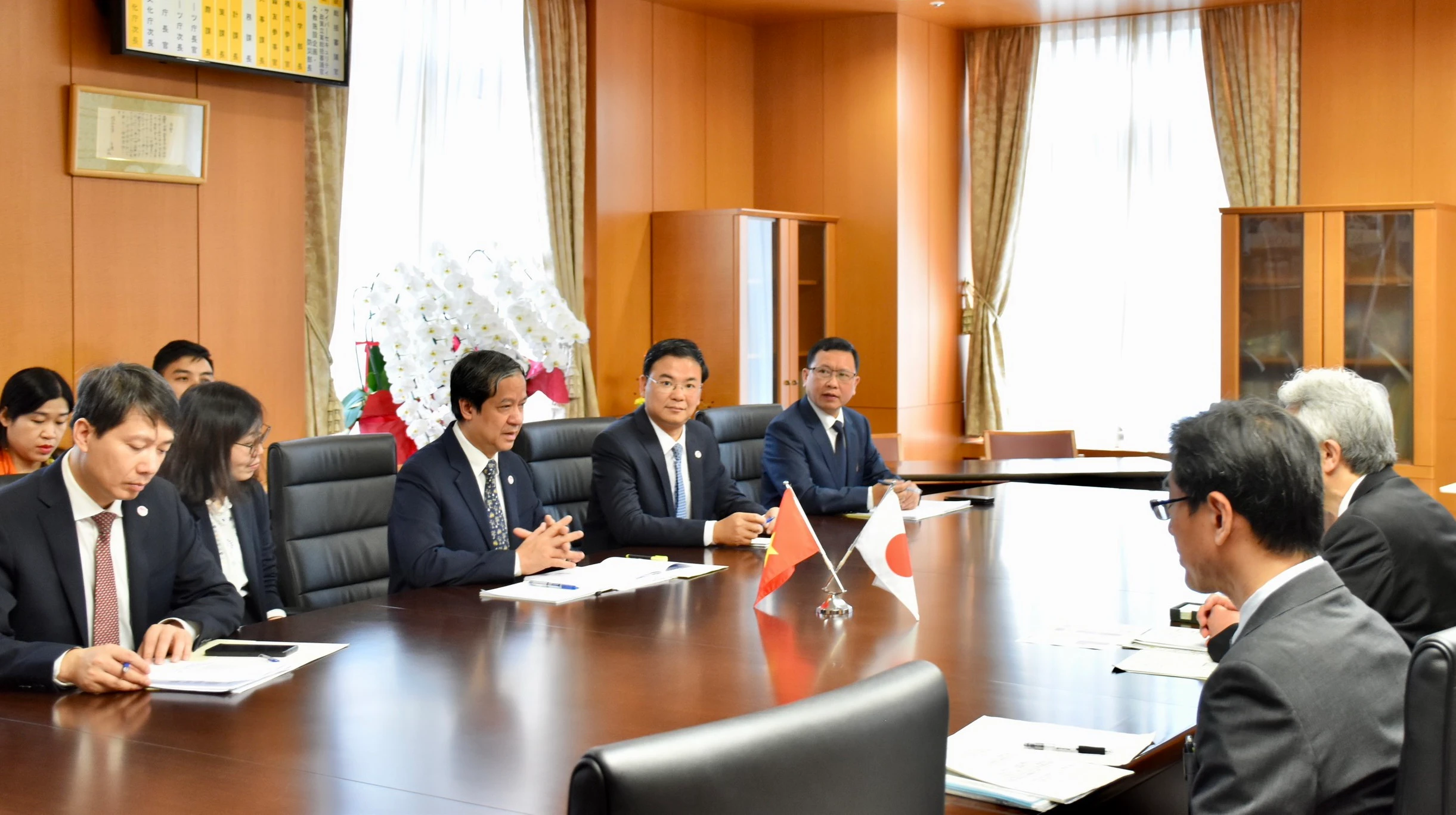 Đoàn công tác Bộ GD&amp;ĐT Việt Nam làm việc với Bộ Giáo dục, Văn hóa, Thể thao, Khoa học và Công nghệ Nhật Bản.