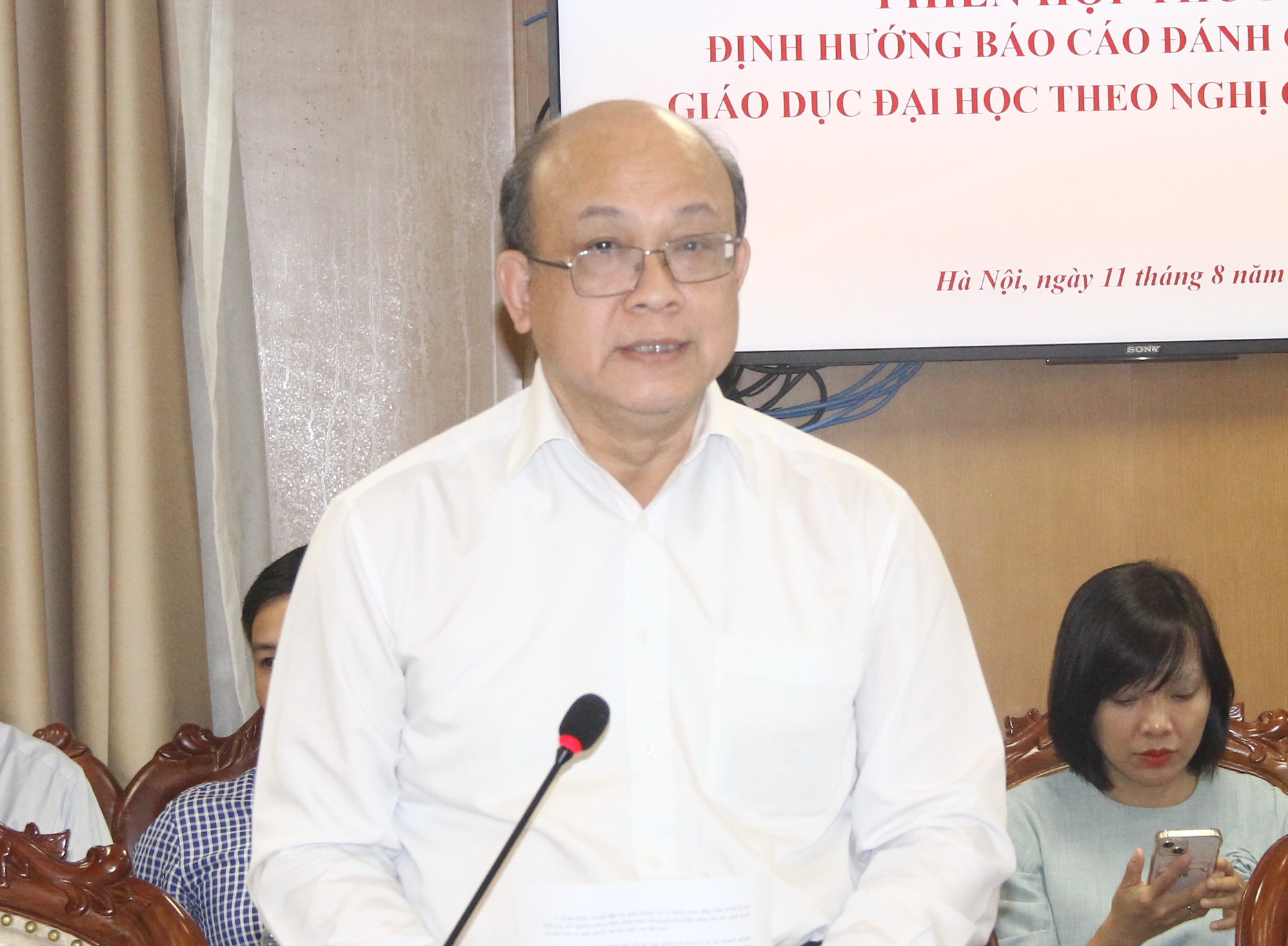 PGS.TS Huỳnh Quyết Thắng – Giám đốc Đại học Bách khoa Hà Nội chia sẻ tại Phiên họp. PGS.TS Huỳnh Quyết Thắng – Giám đốc Đại học Bách khoa Hà Nội chia sẻ tại Phiên họp.