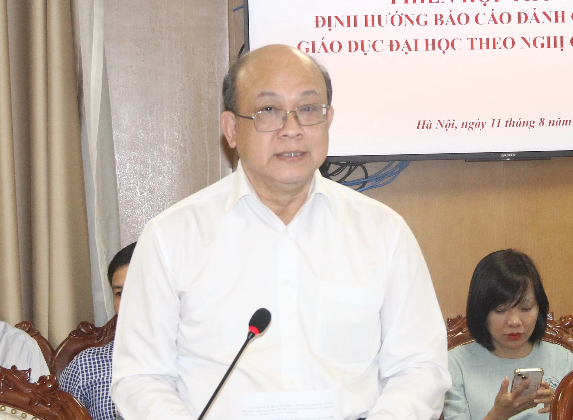 PGS.TS Huỳnh Quyết Thắng – Giám đốc Đại học Bách khoa Hà Nội chia sẻ tại Phiên họp.