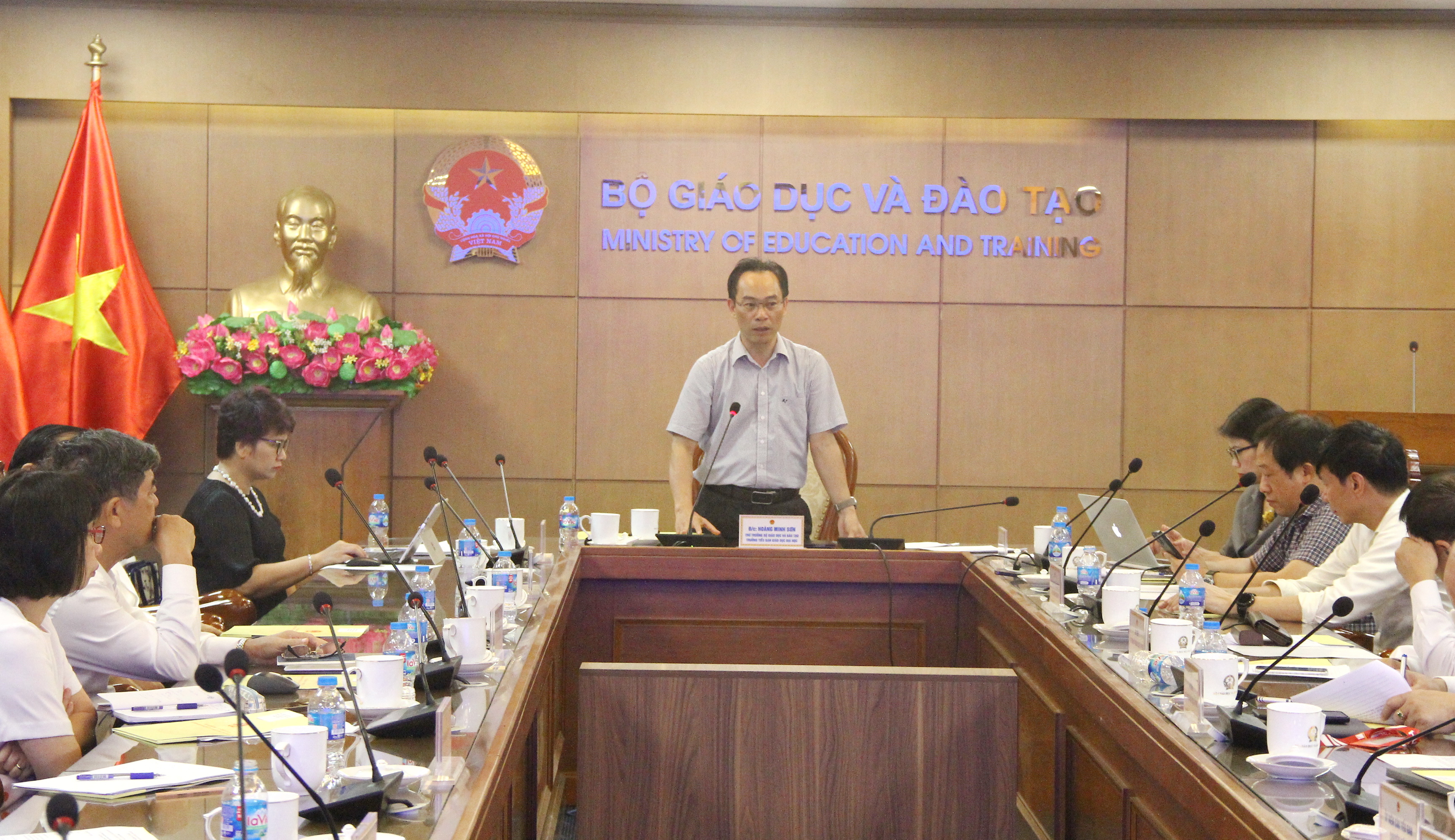Thứ trưởng Hoàng Minh Sơn phát biểu tại Phiên họp. Thứ trưởng Hoàng Minh Sơn phát biểu tại Phiên họp.
