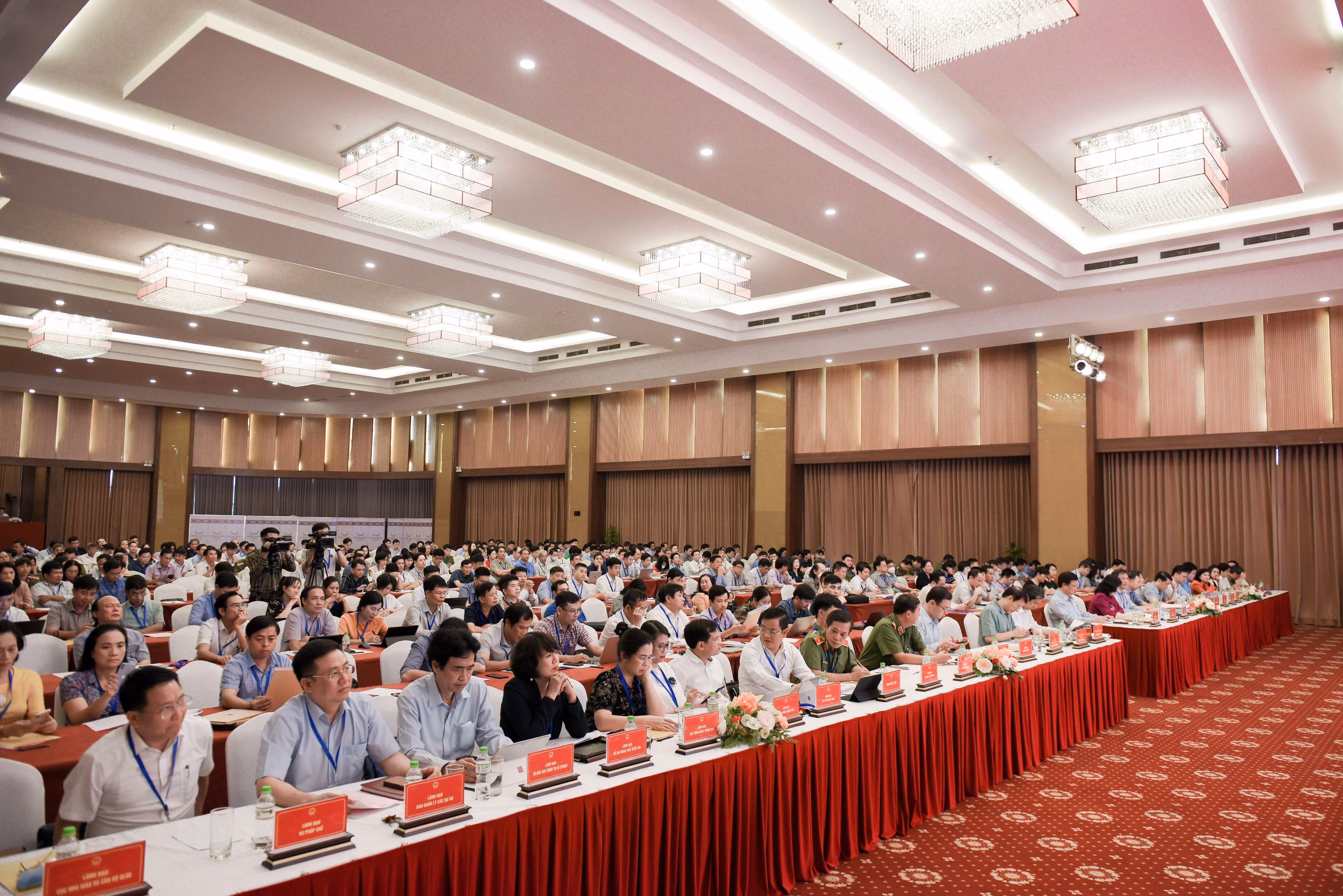 Các đại biểu tham dự Hội nghị.