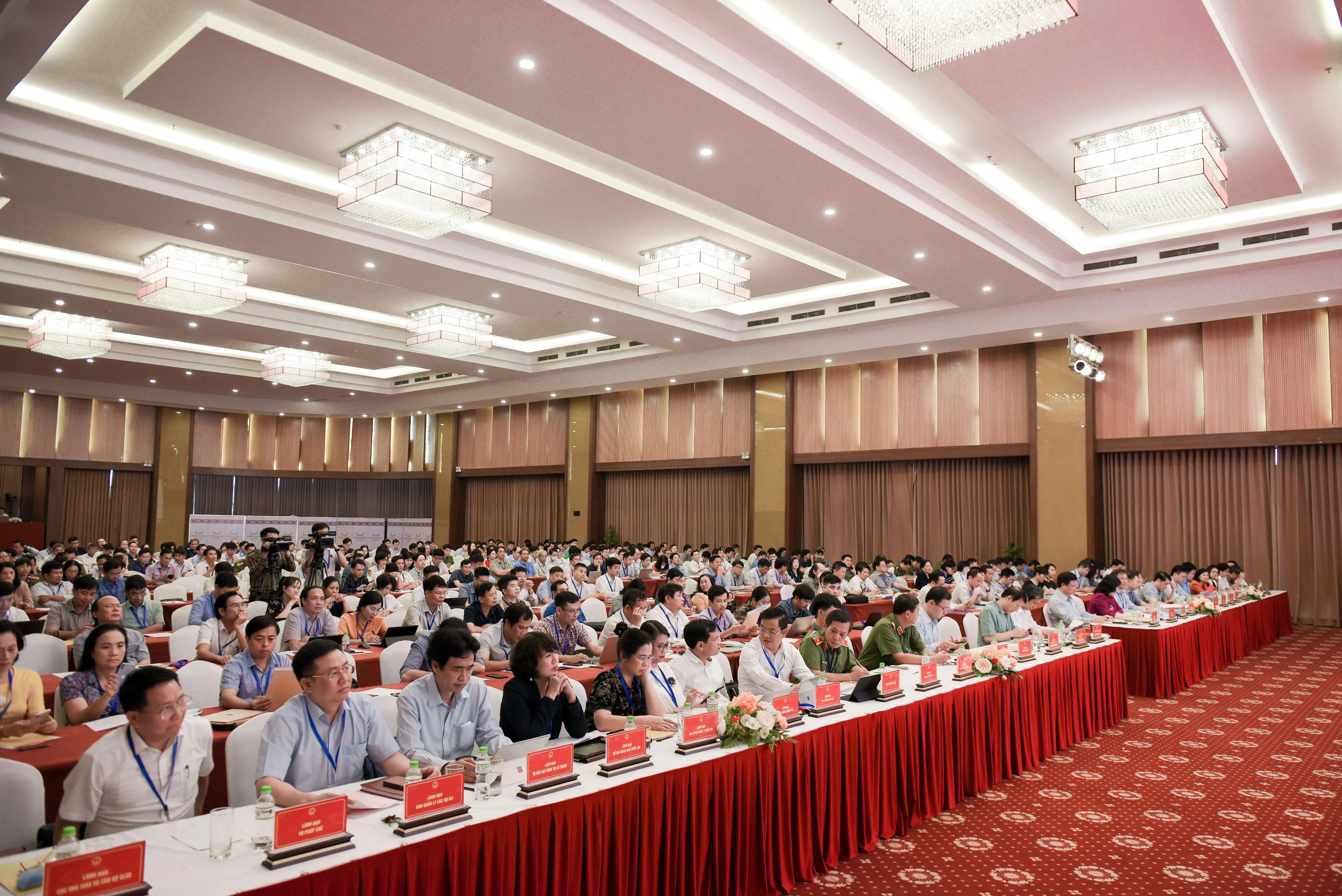 Các đại biểu tham dự Hội nghị.