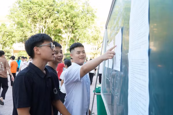 Sở GD&ĐT Nghệ An chính thức công bố điểm thi tuyển sinh lớp 10 năm 2026. Ảnh: Hồ Lài