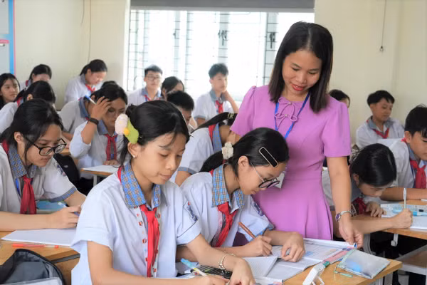 Giờ học của cô trò Trường THCS Nguyễn Trãi (xã Tân Kỳ, Nghệ An). Ảnh: Hồ Lài