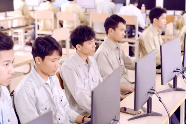 Giờ học của sinh viên Trường Đại học Sư phạm Kỹ thuật Vinh (Nghệ An). Ảnh: Hồ Lài