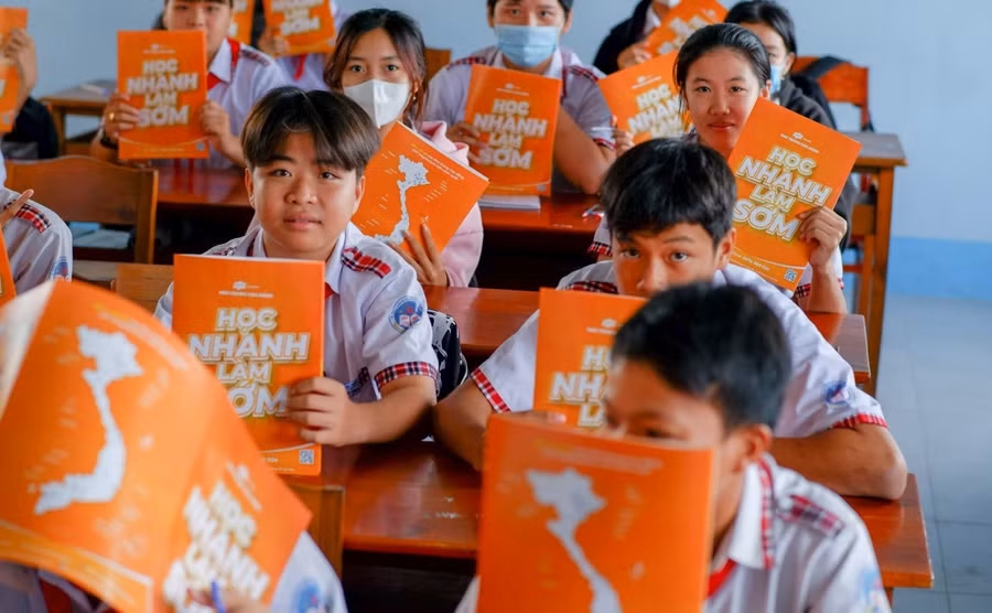 Buổi hướng nghiệp cho các bạn học sinh THCS Vĩnh Thạnh-Cần Thơ.