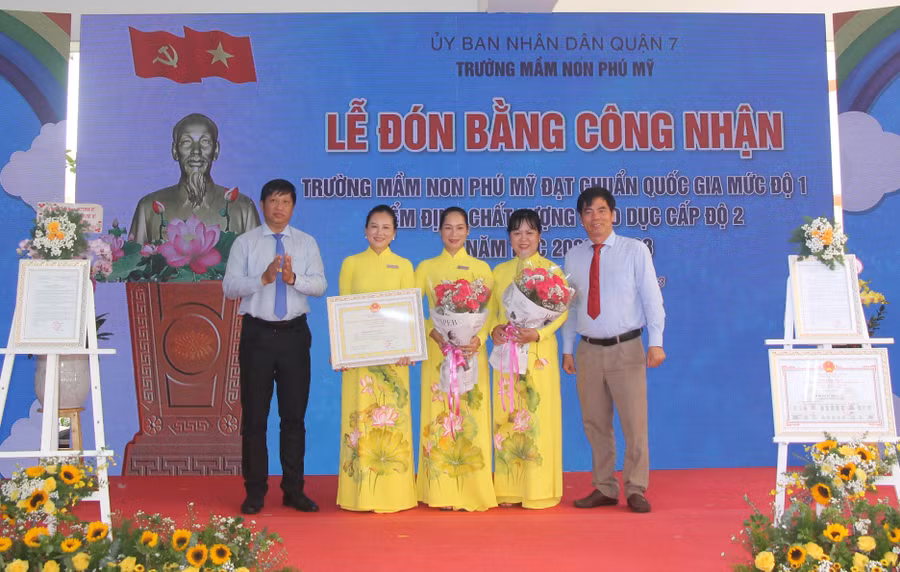 Trường mầm non Phú Mỹ đạt chuẩn quốc gia sau hơn 6 năm đi vào hoạt động.
