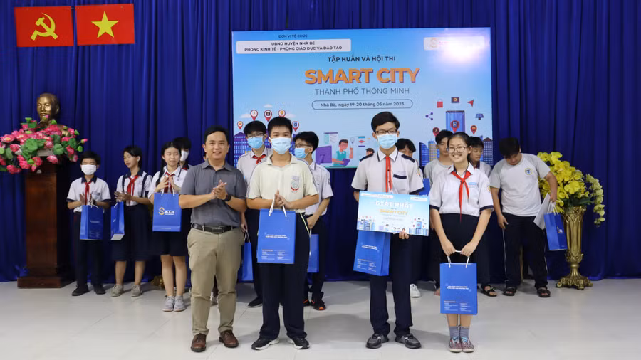 Học sinh Trường THCS Lê Văn Hưu xuất sắc đạt giải Nhất.