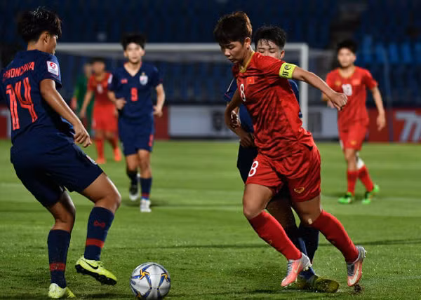 Đội trưởng Tuyết Ngân mở tỷ số cho U19 nữ Việt Nam