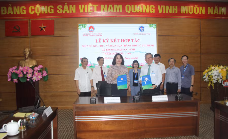 Sở GD&ĐT TPHCM và Trường Đại học Vinh ký kết hợp tác.