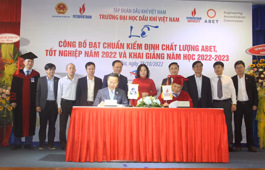 PVU ký kết thoả thuận hợp tác với Trường Đại học Bách khoa (ĐHQG-HCM).