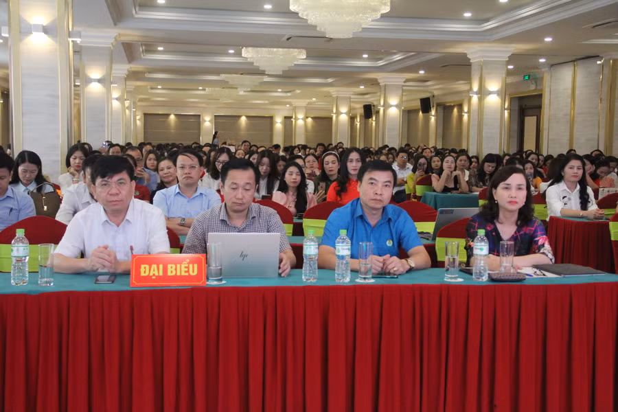 Các đại biểu tham dự Lễ tổng kết Hội thi giáo viên chủ nhiệm lớp giỏi tiểu học năm 2022-2023. Các đại biểu tham dự Lễ tổng kết Hội thi giáo viên chủ nhiệm lớp giỏi tiểu học năm 2022-2023.