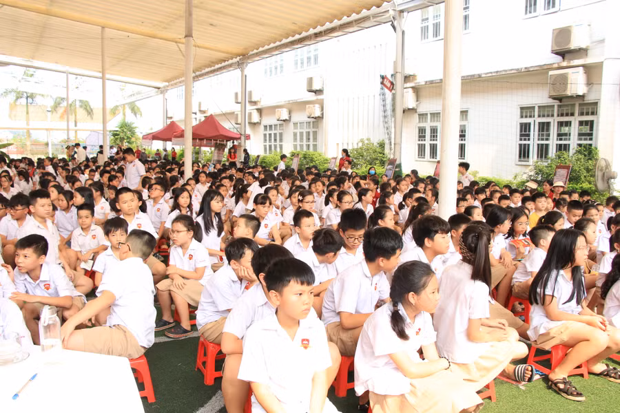 Với thông điệp "Kết nối và lan tỏa văn hóa đọc”, trường Hội nhập quốc tế iSChool Hà Tĩnh đã tổ chức ngày hội đọc sách với sự tham gia của 600 học sinh đến từ các các khối lớp.