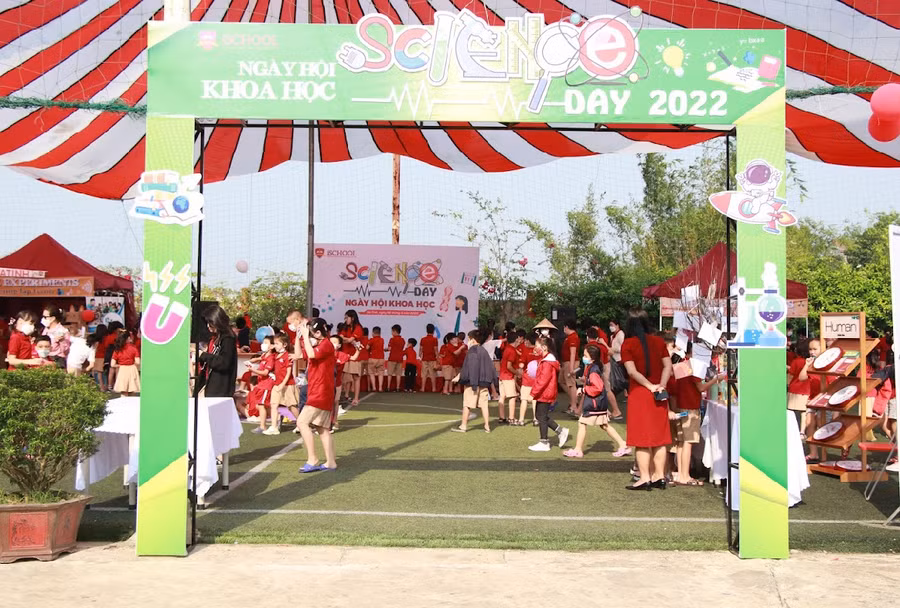 Ngày hội Khoa học - Science Day tại trường HNQT iSchool Hà Tĩnh.