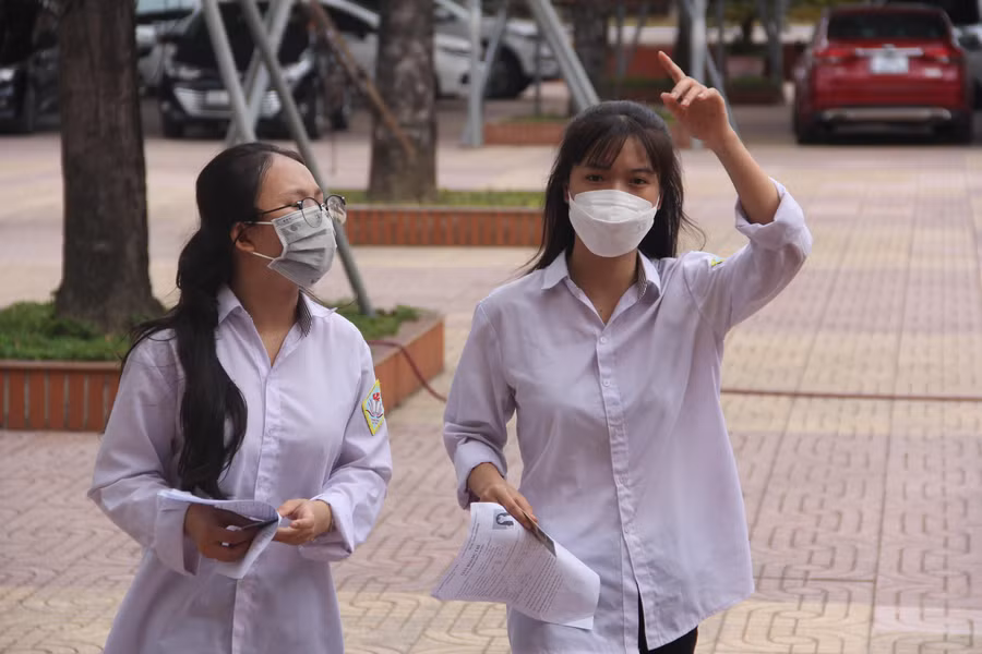 Thí sinh tự tin bước vào môn thi cuối cùng.