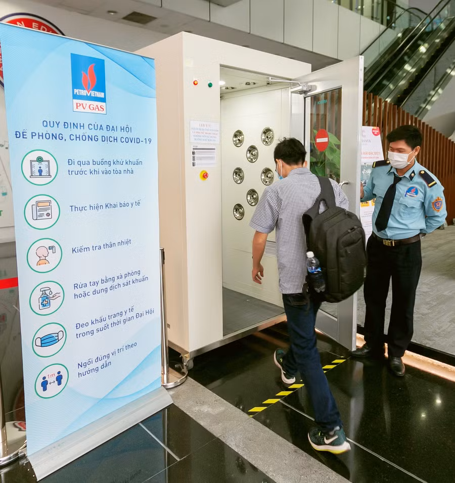 Duy trì các buồng khử khuẩn ở các trụ sở, công trình khí Duy trì các buồng khử khuẩn ở các trụ sở, công trình khí