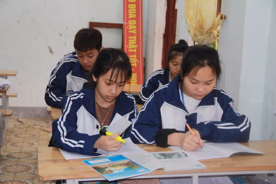 Học sinh trường THCS-THPT Dân tộc nội trú Hà Tĩnh.