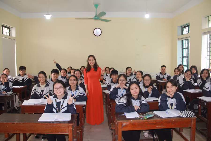 Cùng với việc ôn tập, GV cần thường xuyên động viên, quan tâm tạo tâm lý thoải mái cho sĩ tử trước mùa thi.