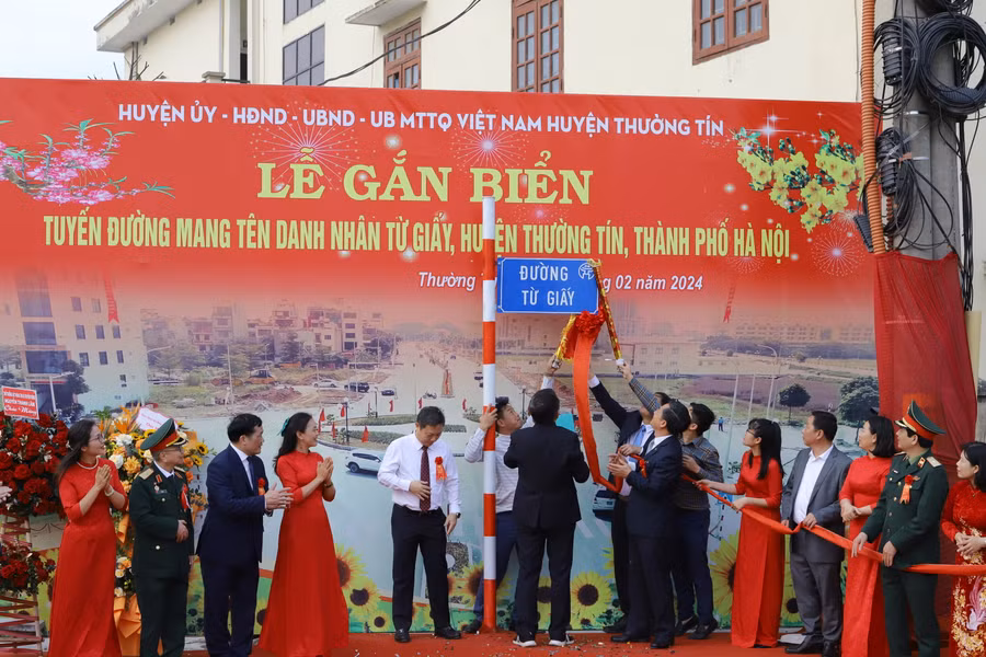 GS Từ Giấy đã góp công lớn trong phong trào phòng chống thiếu đói và suy dinh dưỡng với ứng dụng hiệu quả mô hình VAC, cải thiện dinh dưỡng trẻ em và an ninh thực phẩm hộ gia đình.