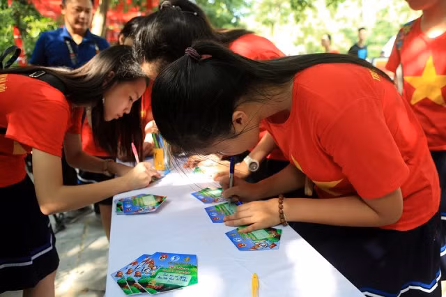 Gửi đi những thông điệp yêu thương. Gửi đi những thông điệp yêu thương.