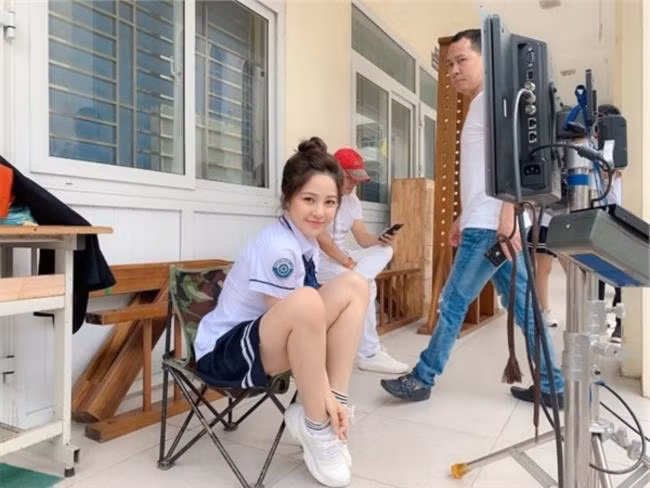 Trâm Anh từng đóng vai chính trong phim sitcom "Siêu quậy". Trâm Anh từng đóng vai chính trong phim sitcom "Siêu quậy".