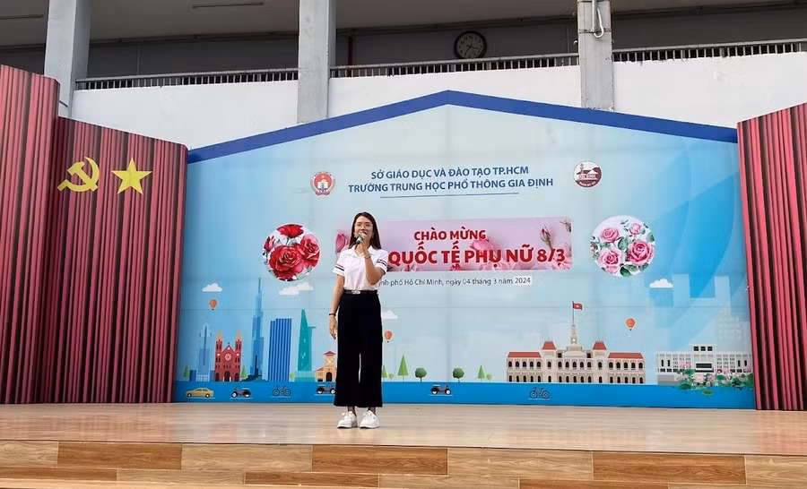 Diễn giả buổi Talkshow - cô Đỗ Thị Ngọc Anh. Diễn giả buổi Talkshow - cô Đỗ Thị Ngọc Anh.