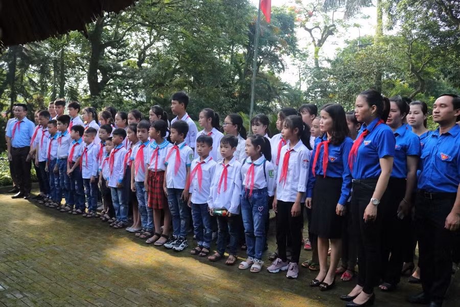 Các em thiếu nhi vượt khó học giỏi sẽ được hỗ trợ vé máy bay tham gia Liên hoan Thiếu nhi vượt khó tại TP.HCM