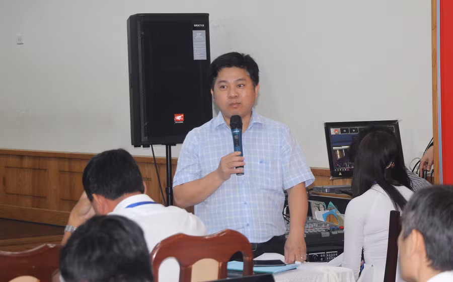 Ông Hồ Tấn Minh chia sẻ tại hội nghị. Ông Hồ Tấn Minh chia sẻ tại hội nghị.