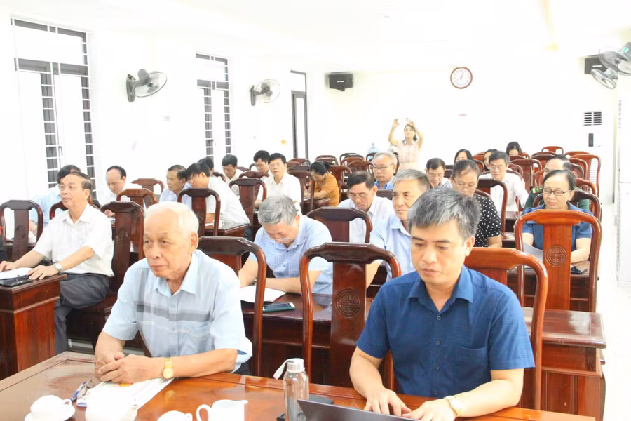 Các đại biểu tham dự hội nghị.
