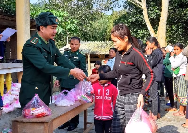 Nhờ sự chung tay của nhiều lực lương chức năng, những các Tết của người Chứt ngày càng đầy đủ hơn