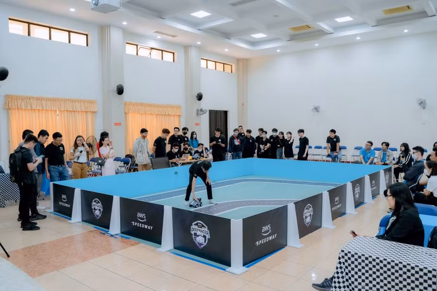 Thí sinh tham dự vòng chung kết. Thí sinh tham dự vòng chung kết.