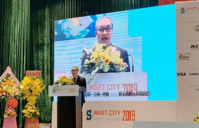 Ông Phan Tâm - Thứ trưởng Bộ TT&TT khẳng định sự ưu tiên vào cuộc xây dựng thành phố thông minh Ông Phan Tâm - Thứ trưởng Bộ TT&TT khẳng định sự ưu tiên vào cuộc xây dựng thành phố thông minh