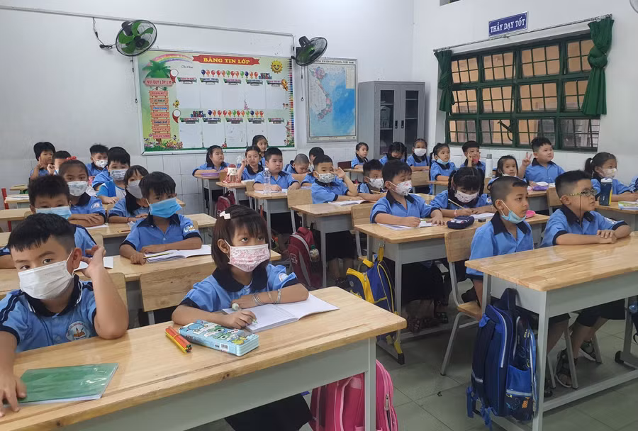 Trường học TPHCM luôn chủ động các giải pháp để đủ giáo viên giảng dạy môn tiếng Anh. Trường học TPHCM luôn chủ động các giải pháp để đủ giáo viên giảng dạy môn tiếng Anh.