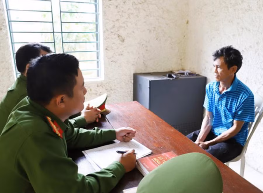 Nguyễn Đăng Viện tại cơ quan điều tra. (Ảnh: Công an Hà Tĩnh).
