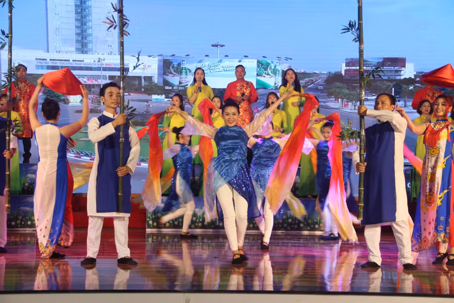 Liên hoan là sân chơi bổ ích cho cán bộ, giáo viên ngành GD&amp;ĐT Hà Tĩnh.