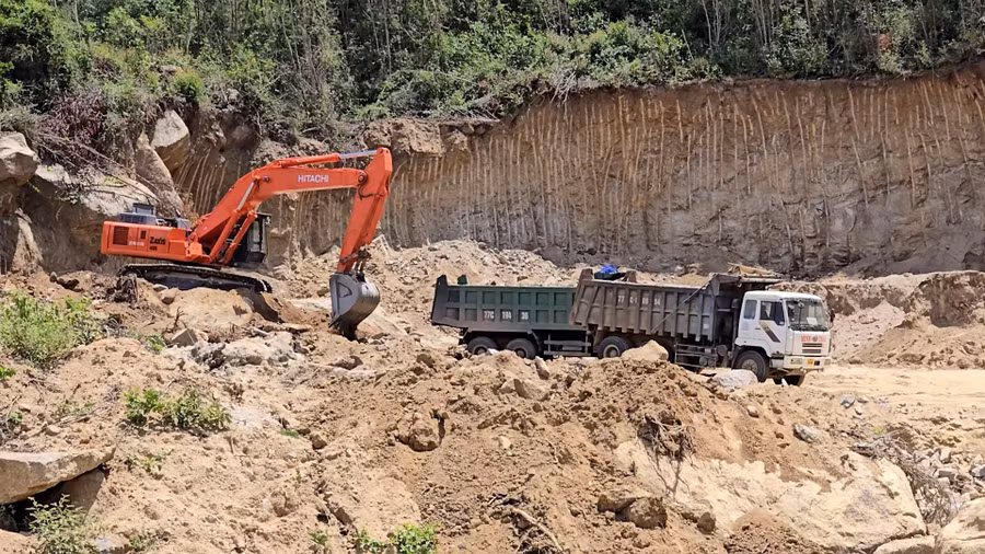Một hình ảnh khác về hoạt động khai thác.