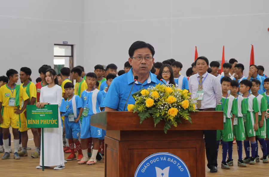 Ông Nguyễn Văn Phong phát biểu tại buổi lễ khai mạc.