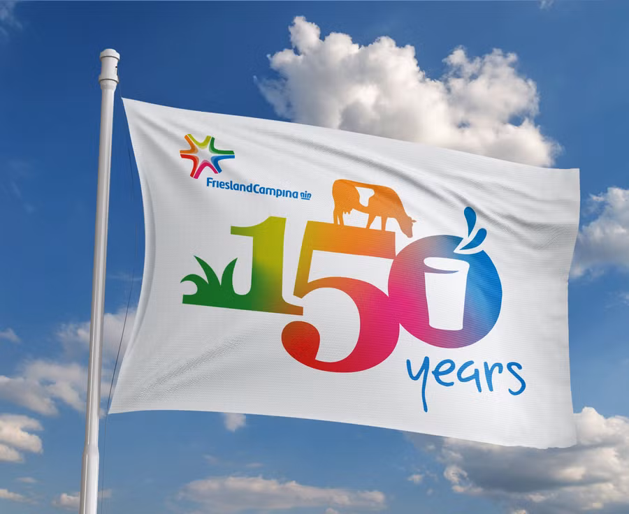 Lá cờ kỷ niệm 150 năm của Tập đoàn Royal FrieslandCampina đánh dấu 1,5 thế kỷ Tập đoàn đồng hành cùng người tiêu dùng trên toàn thế giới. Lá cờ kỷ niệm 150 năm của Tập đoàn Royal FrieslandCampina đánh dấu 1,5 thế kỷ Tập đoàn đồng hành cùng người tiêu dùng trên toàn thế giới.