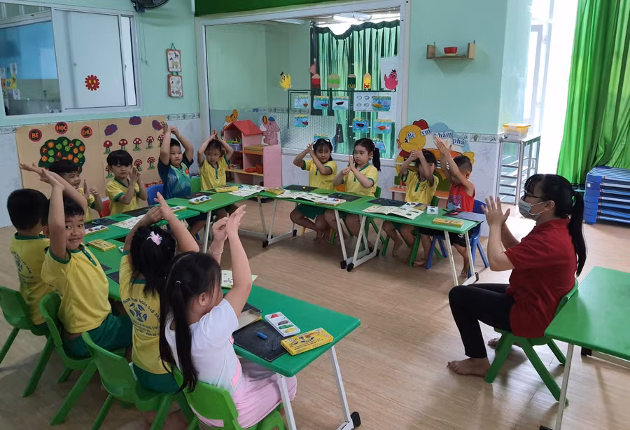 Bộ chuẩn phát triển trẻ em 5 tuổi giúp các bé phát triển toàn diện.