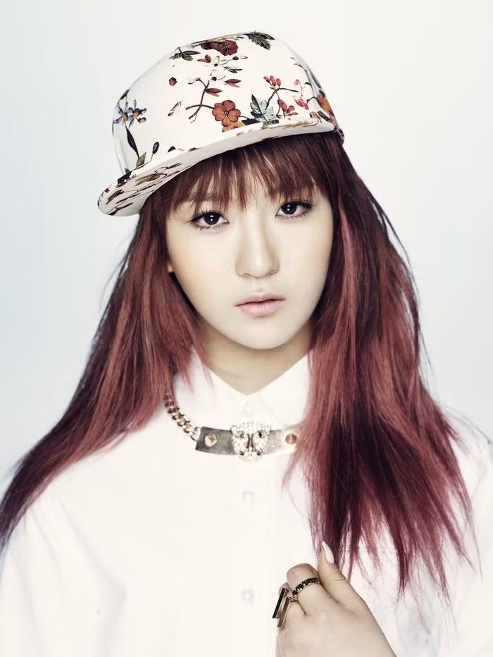 Miso là lead vocal và em út của GLAM.