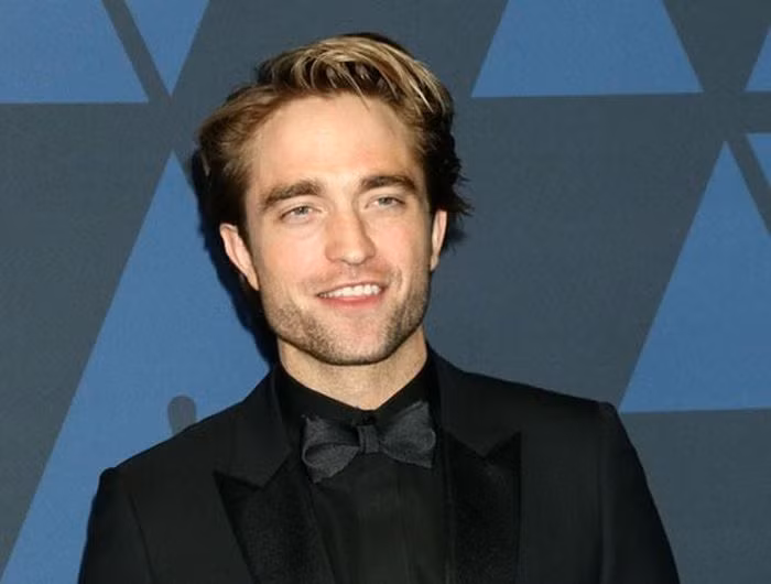 Trước khi vào vai Edward Cullen, Robert Pattinson đã góp mặt trong 1 vài dự án phim, tuy nhiên phải tới "Chạng vạng", tên tuổi của anh mới được nhiều người biết đến. Trên thực tế, trang Screen Rant từng nhận định, Pattinson là 1 diễn viên tài năng, anh có thể đảm nhận mọi loại vai diễn và chính sự góp mặt của anh đã tạo nên thành công cho "Chạng vạng".