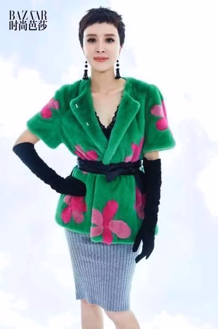 Cuộc sống giàu có, quyền lực của "công chúa đẹp nhất Tây Du Ký" ảnh 10 Cuộc sống giàu có, quyền lực của "công chúa đẹp nhất Tây Du Ký" ảnh 10