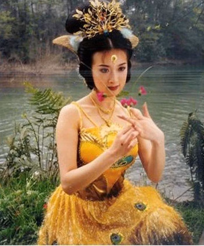 Cuộc sống giàu có, quyền lực của "công chúa đẹp nhất Tây Du Ký" ảnh 5 Cuộc sống giàu có, quyền lực của "công chúa đẹp nhất Tây Du Ký" ảnh 5